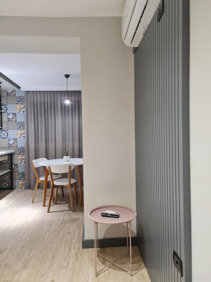 Tam Serviced Studio Apartment Myslym Shyri No1 Tirana Exterior foto
