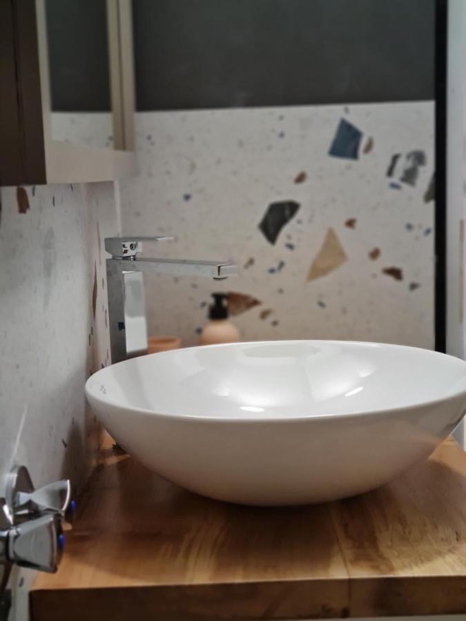 Tam Serviced Studio Apartment Myslym Shyri No1 Tirana Exterior foto